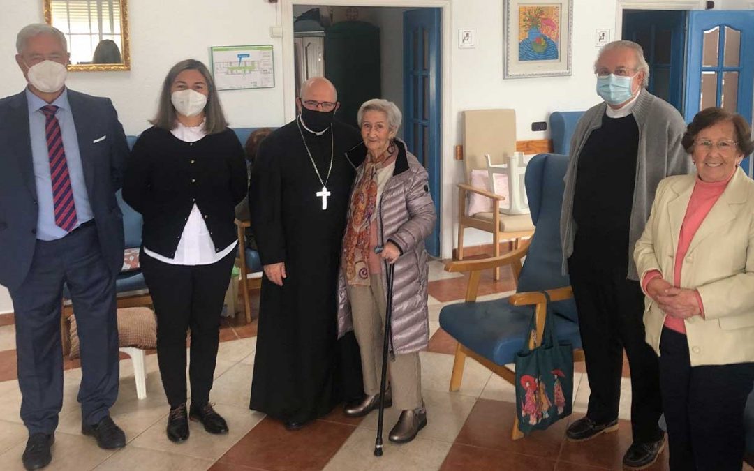 La Residencia recibe la visita del Obispo de Huelva