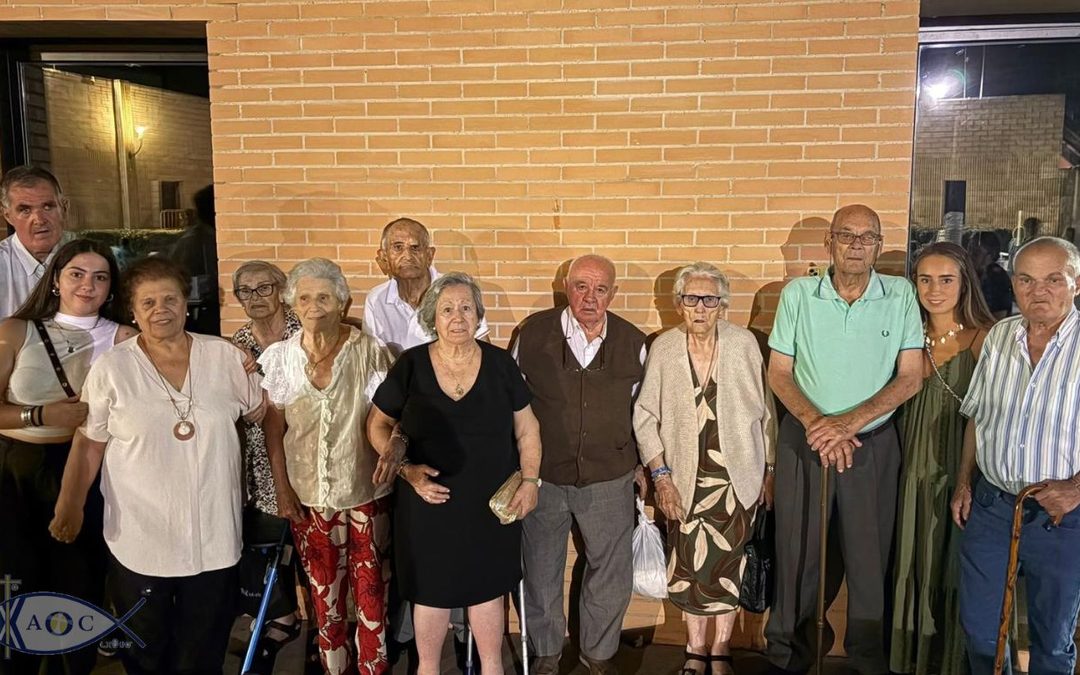 ¡Noche de fiesta y homenaje! Nuestros mayores disfrutan de la tradicional cena de las Fiestas de San Roque